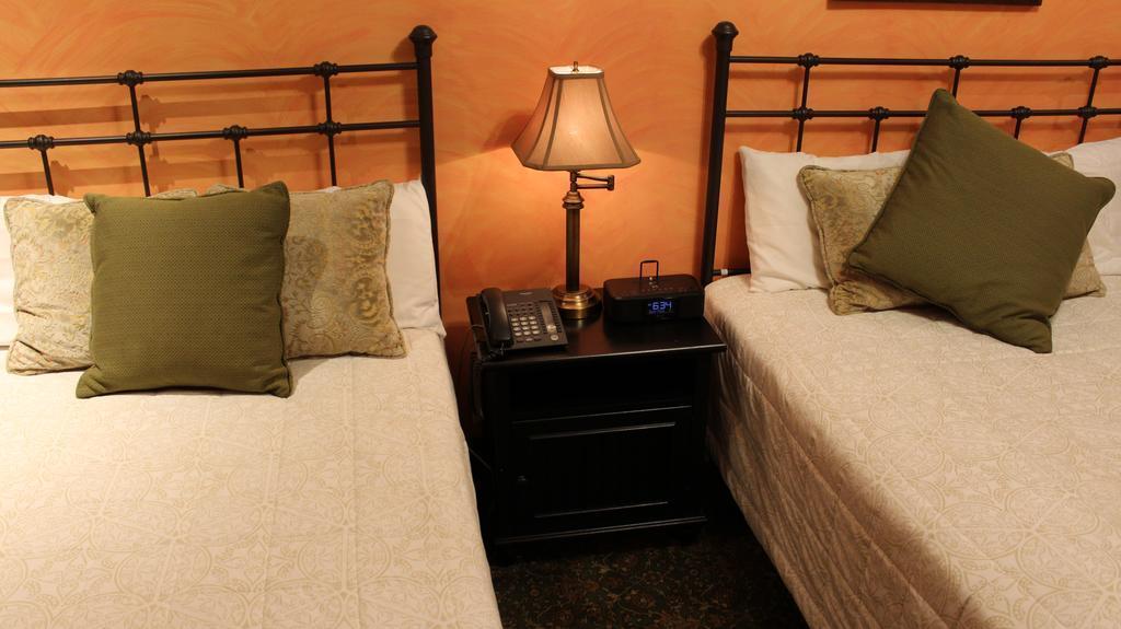 The Historic Blue Moon - Nyc 4*